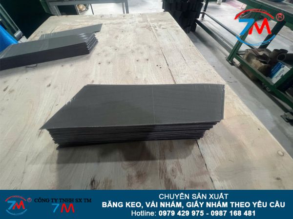 Giấy nhám 18